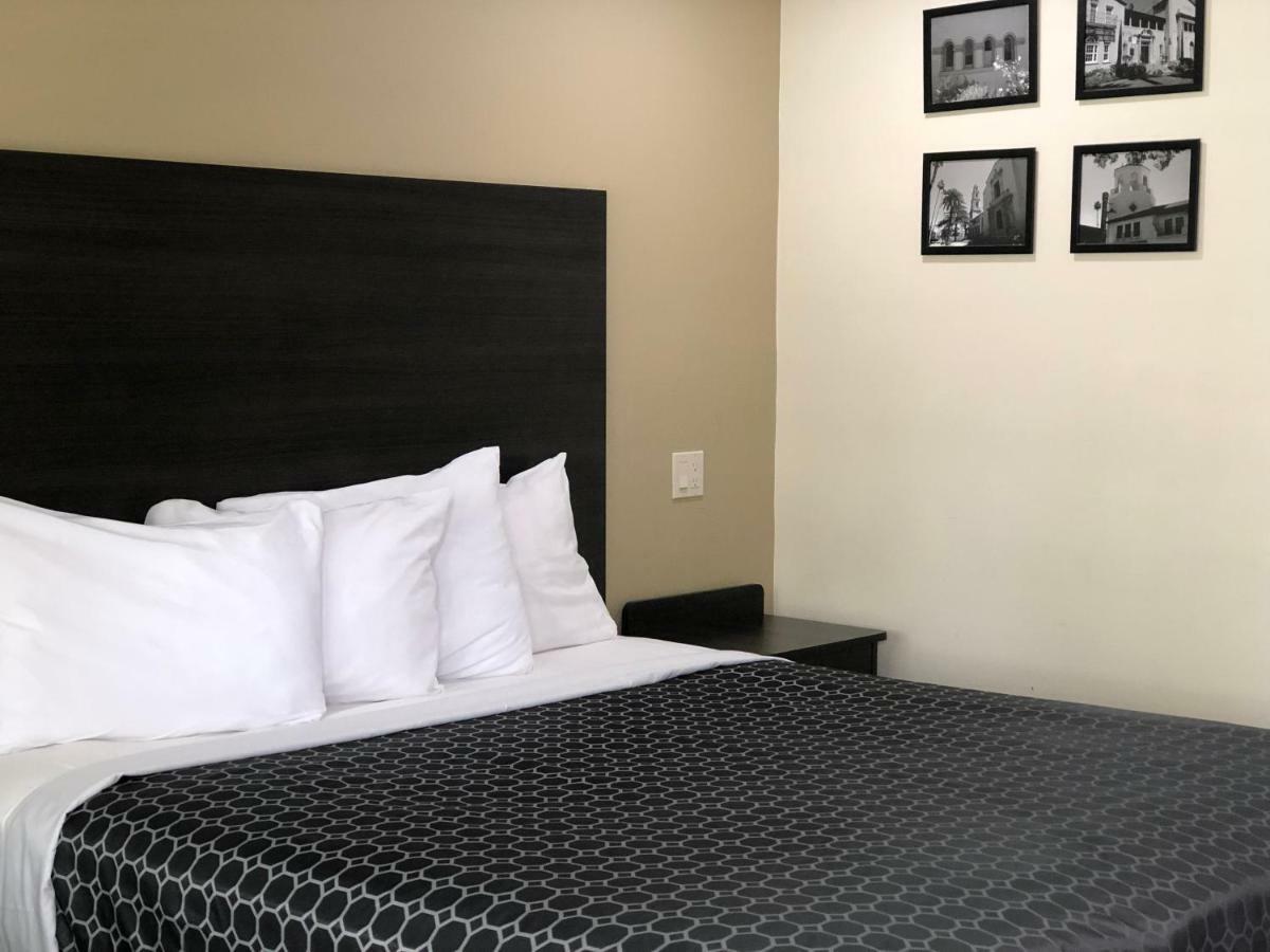 Simply Home Inn & Suites - Риверсайд Экстерьер фото